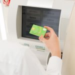 クレジットカードのキャッシングを利用するにはどんなやり方でATMを操作すればいい？